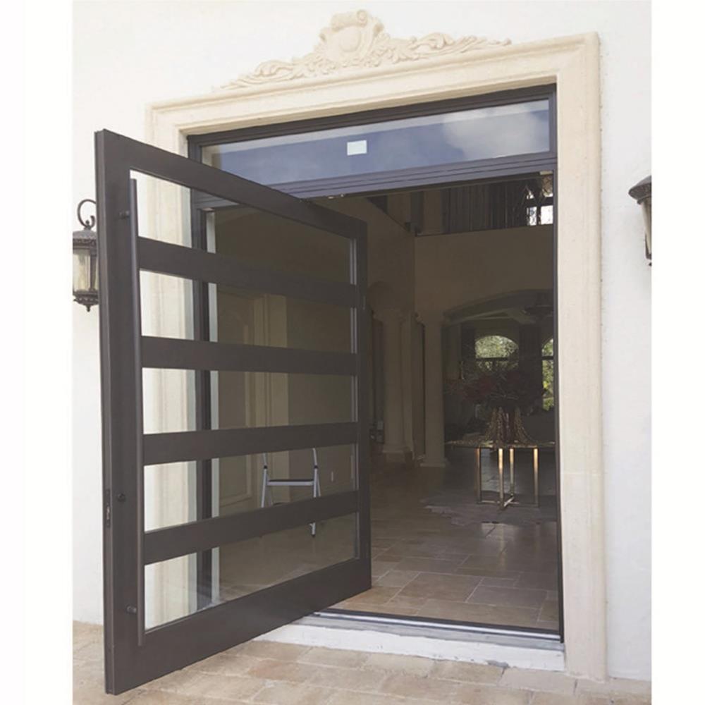 Деревянные входные двери из массива дерева 