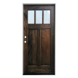 Деревянная входная дверь со стеклом