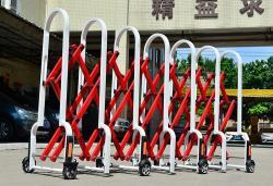 Гибкий выдвижной стальной барьер