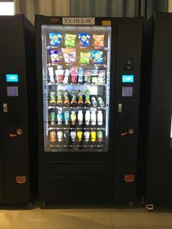 Торговый автомат XY-DLY-8C XY Drink & Snack с экраном 21,5 дюйма