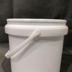 Пластиковые ведра с крышкой