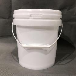 Пластиковые ведра с крышками