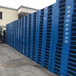 Нереверсивные пластиковые поддоны с 4-сторонним входом, соответствующие требованиям GMP