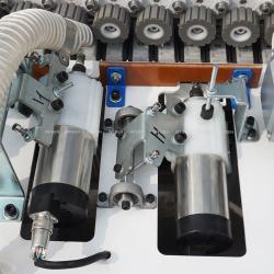 Полуавтоматическая кромкооблицовочная машина с прямым углом наклона кривой