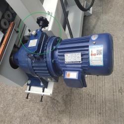 Автоматический фрезерно-фрезерный станок для обработки канавок на деревянной дверной раме