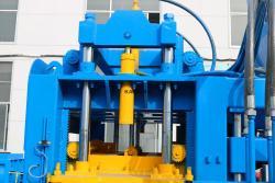 Гидравлический станок для производства бетонных блоков