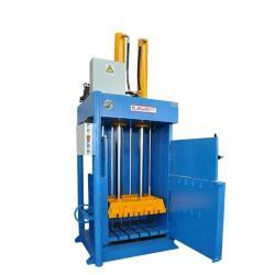 Гидравлический пресс-подборщик для пластика