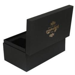 Коробка с упаковочной вставкой из пенопласта