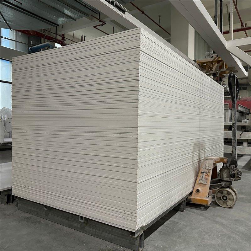 ПВХ пенопластовый лист с низким содержанием CaCO3, водонепроницаемый, плотность 1.56*2.05м, толщиной от 1 до 10 мм (арт. 13121155)