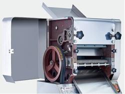 Кухонная машина для раскатки теста и нарезки лапши (арт. 25-28041572)