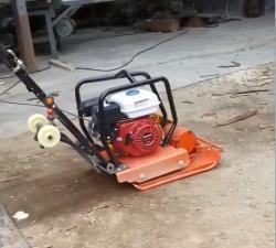 Уплотнитель грунта бетонный вибрационный компактный китайского производства (арт. 25-12062960)