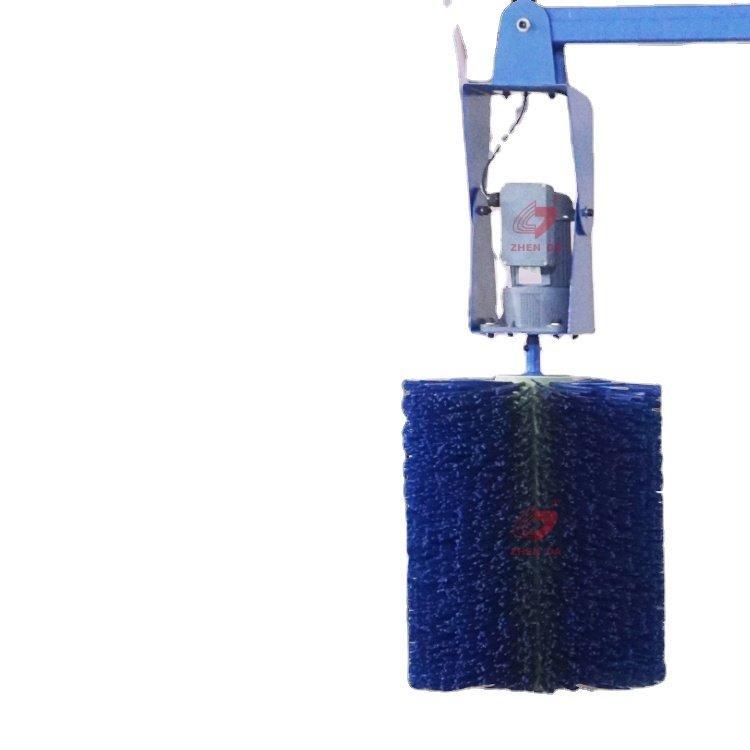 Массажная щетка для коров с вращающимся механизмом (арт. 25-1408396)