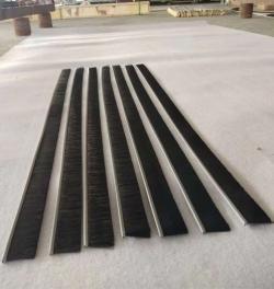 Щетка для дверей с гальванизированным проволокой (арт. 25-1408419)