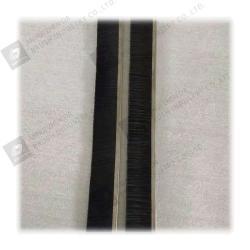 Дверная уплотнительная щетка с черными нейлоновыми щетинами (арт. 25-1408497)