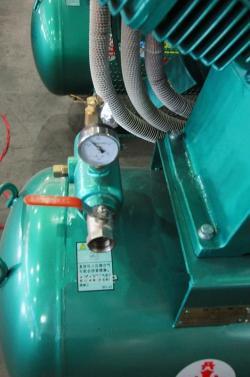 Компрессор безмасляный низкошумный поршневой 3-7 кВт (арт. 25-5081962)