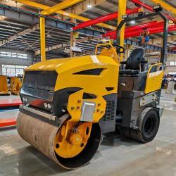 Каток дорожный вибрационный с резиновыми шинами и барабаном (арт. 25-5082479)