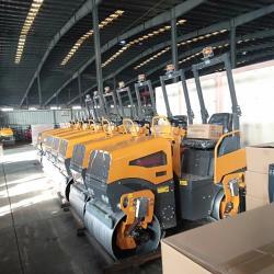 Каток дорожный мини 1.2 тонны с резиновыми шинами (арт. 25-5082514)