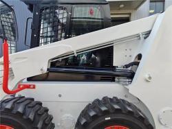 Погрузчик мини с дизельным двигателем и колесным ходом (арт. 25-5082825)