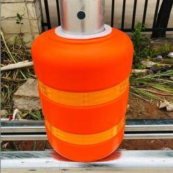 Барьер дорожный защитный вращающийся с песком и отражателем (арт. 25-5083386)