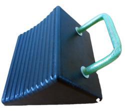 Упор колесный резиновый с металлической ручкой усиленный (арт. 25-5083421)