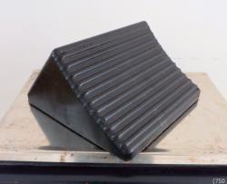 Упор колесный резиновый с металлической ручкой усиленный (арт. 25-5083421)