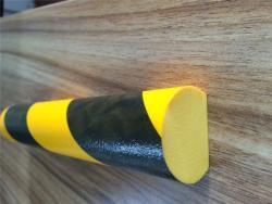 Уголок защитный самоклеящийся из PU пены для склада (арт. 25-5083422)