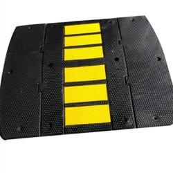 Лежачий полицейский резиновый светоотражающий 500*900*50мм (арт. 25-5083539)