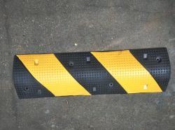 Лежачий полицейский резиновый 1000*300*60 мм (арт. 25-5083626)