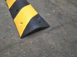 Лежачий полицейский резиновый 1000*300*60 мм (арт. 25-5083626)