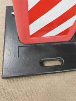 Разделитель дорожной полосы желто-черный для управления движением (арт. 25-5083656)