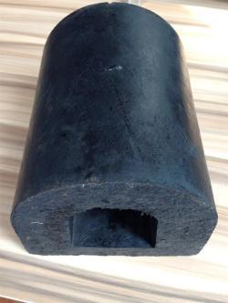 Отбойник резиновый D-образный для буксиров и портов (арт. 25-5083658)