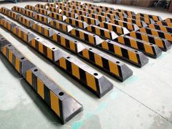 Ограничитель резиновый парковочный высокоотражающий 560мм (арт. 25-5083665)