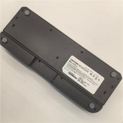 Зарядное устройство настольное шестиканальное для раций XIR (арт. 25-5083706)