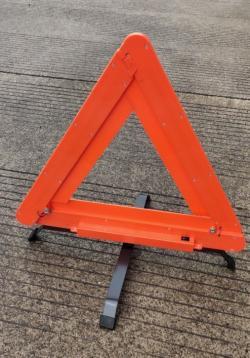 Треугольники аварийные светодиодные мигающие для авто (арт. 25-5083731)