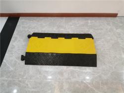 Мостик кабельный резиновый желтый трехканальный (арт. 25-5083780)