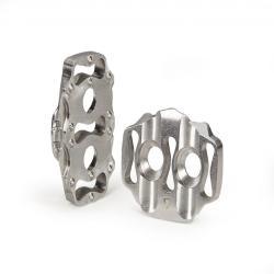 Детали фрезерные из алюминия и бронзы для авто с штамповкой (арт. 25-5084633)