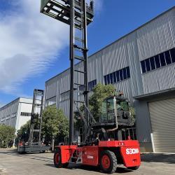 Погрузчик дизельный 45т с контейнерным спредером новый (арт. 25-5085337)