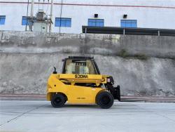 Мини-погрузчик телескопический 3 тонны SOCMA (арт. 25-5085531)