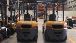 Погрузчик вилочный 3 тонны с пуш-пуллером Socma (арт. 25-5085620)