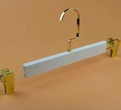 Вешалка деревянная для одежды костюмов прочная (арт. 25-5086023)