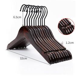 Вешалка деревянная коричневая с логотипом для одежды (арт. 25-5086051)