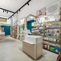 Мебель для аптеки из стекла и дерева с полками и шкафом (арт. 25-19080150)