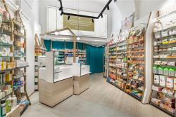 Мебель для аптеки из стекла и дерева с полками и шкафом (арт. 25-19080150)