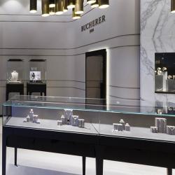 Витрина ювелирного магазина с интерьерным дизайном (арт. 25-19080353)