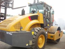 Каток дорожный гидравлический 14т вибрационный XS143 (арт. 25-19084272)