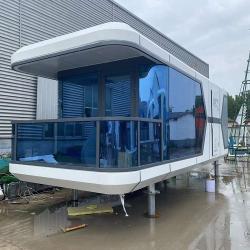 Дом на колесах с 2 спальнями в футуристическом стиле (арт. 26-1090069)