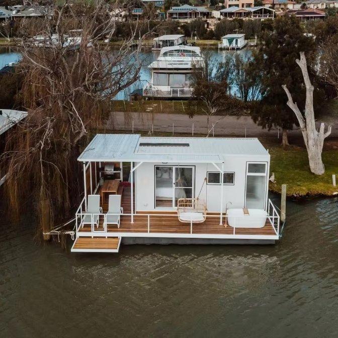 Дом-контейнер мобильный с полным оснащением для кемпинга (арт. 26-1090170)