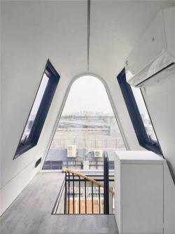 Модульный дом-треугольник для отеля или офиса (арт. 26-1090260)