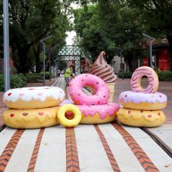 Скульптура из стеклопластика в виде пончика и мороженого (арт. 26-1090519)