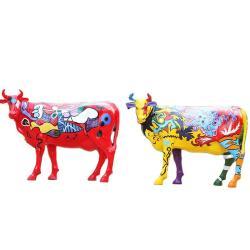 Скульптура коровы из стекловолокна для улицы (арт. 26-1090540)